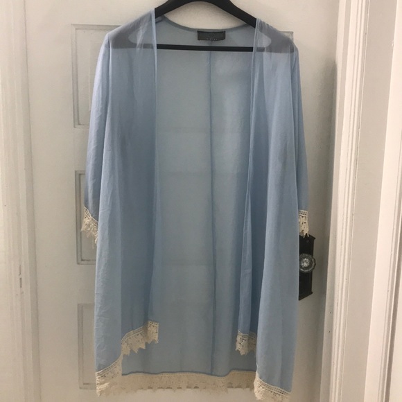BEAUTIFUL BOUTIQUE LACE KIMONO - Picture 1 of 3